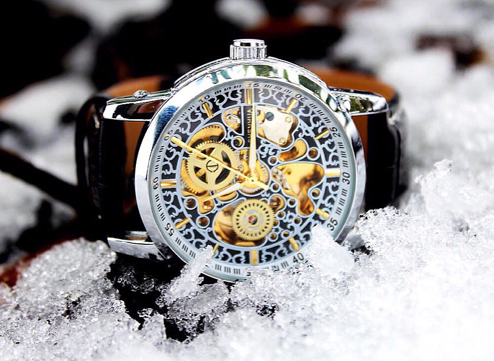 _universaltime_ tweet picture