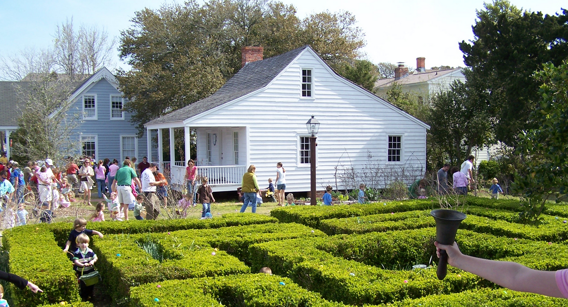 yachthouse117's tweet photo. Celebrate Easter with us, BOOK on-line &amp; join in on the fun.-Beaufort Historic Site will be having a hunt 3.26.16 https://t.co/Wv9qX8Q5rp