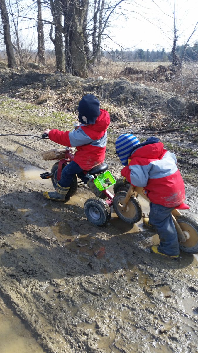 Schneidershops's tweet photo. #dayinthelife
Mud season https://t.co/h8GqEV2iHk