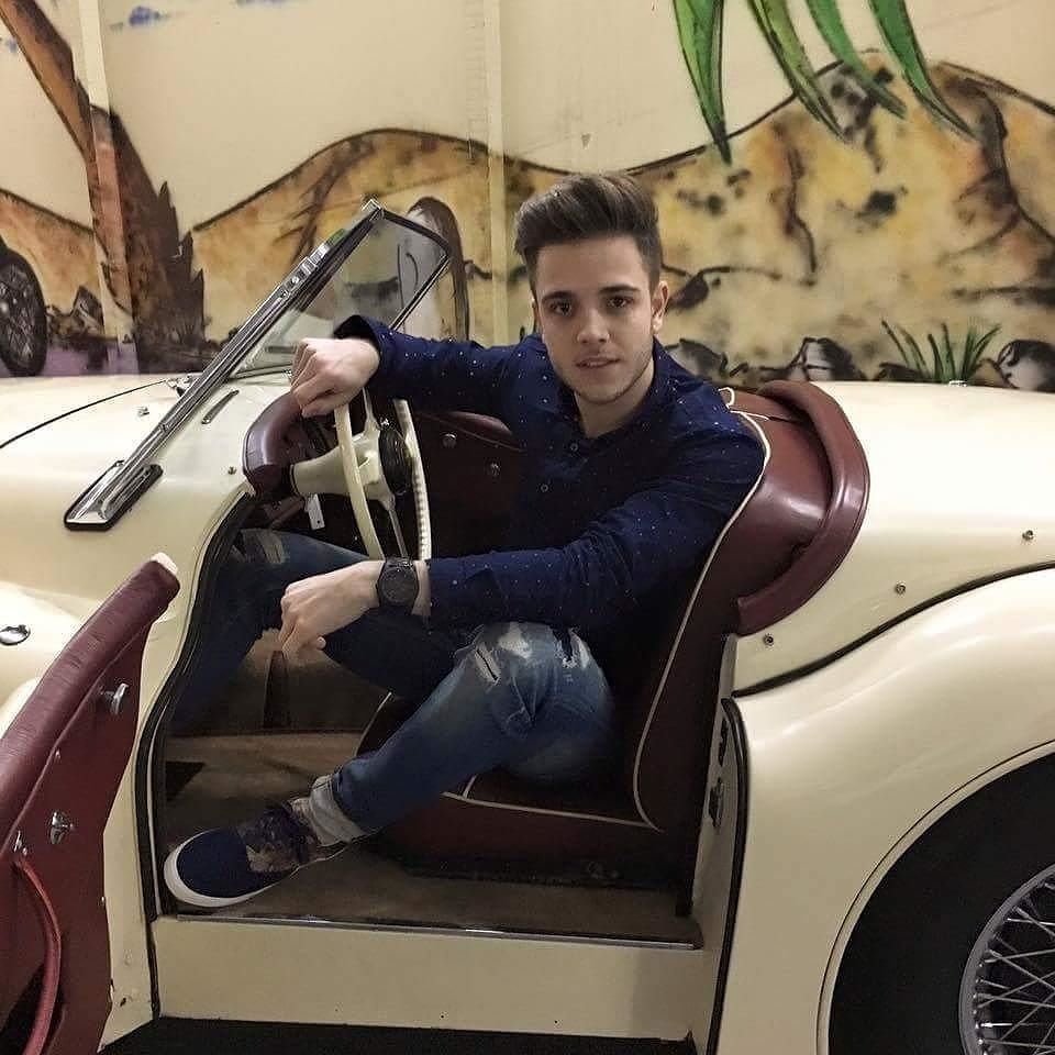 polkjunkcars's tweet photo. RT oldcar_photo ShootingTime ✌
#lucahaenni #faenni #schweiz #shooting #oldcar #potd #instagood #ootd by natifaenni https://t.co/xz5lAcSlhT