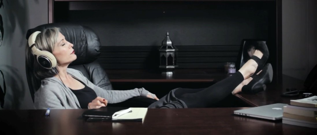 bunny_summers's tweet photo. Casually waiting for the next episode of #FullOutSeries like... @NanaVisitor https://t.co/LSBrGi1RrL