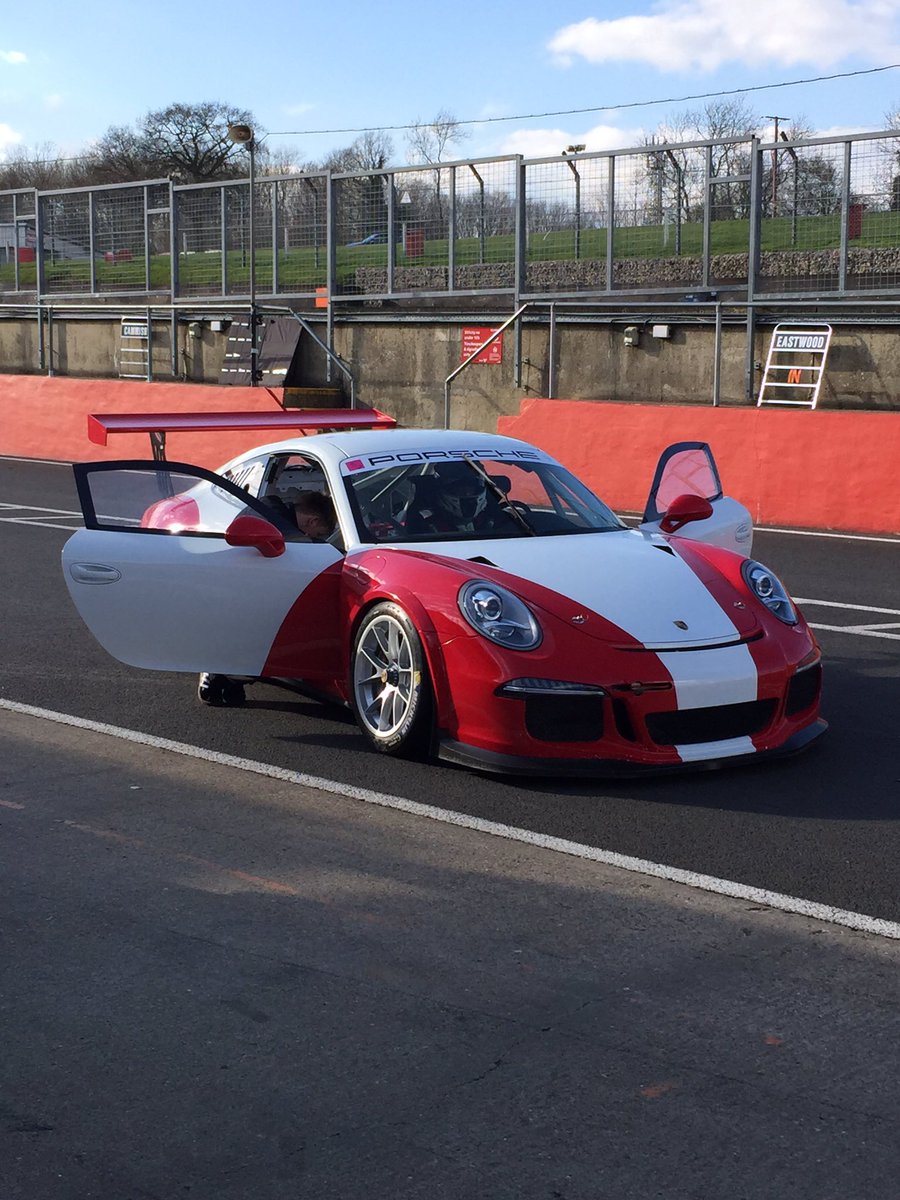 LewisPlato11's tweet photo. A couple of checks and back to it @Brands_Hatch @WaleroRacing @CarreraCupGB https://t.co/PRTnjTXJPY