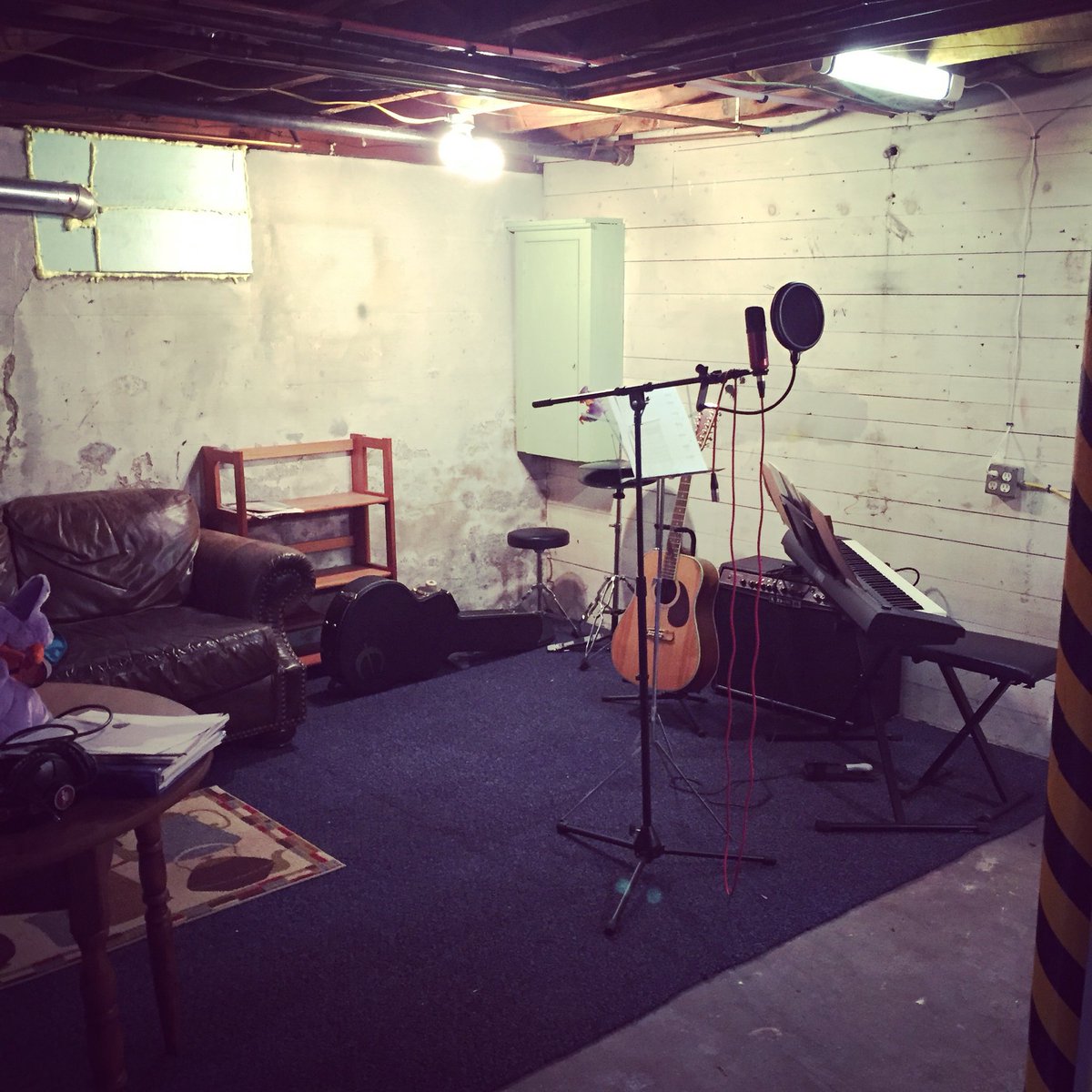_EmilyFaithe's tweet photo. Music room is happening!! #music #mespace #playthatfunkymusic https://t.co/0vm5aDvKbq