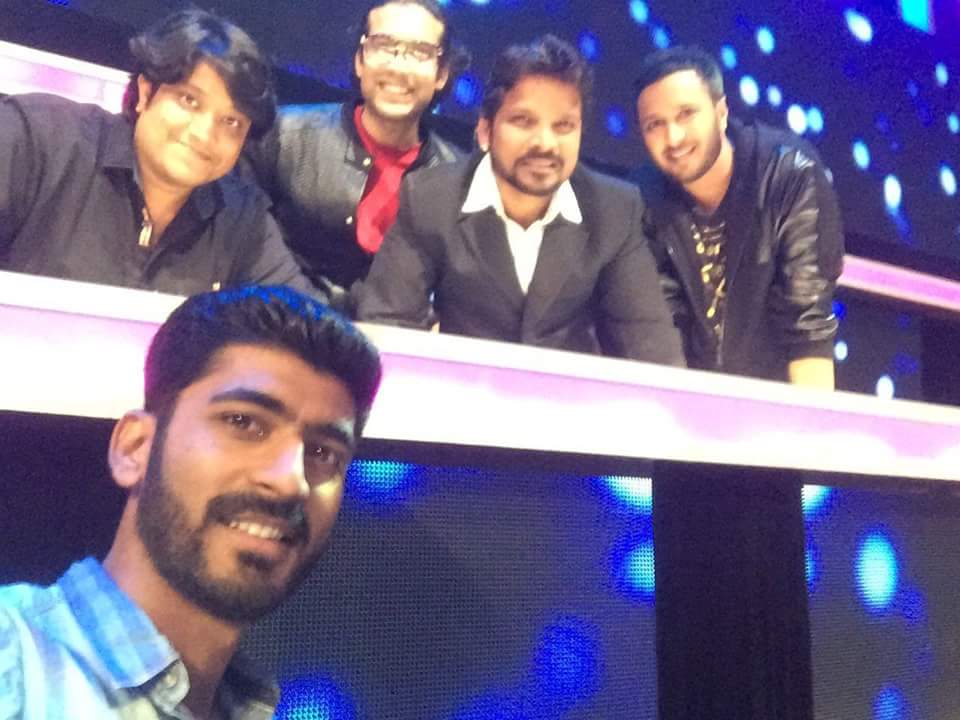 GoLiveTalent's tweet photo. @shahidmaliya #SaReGaMaPa @ZeeTV @MikaSingh @iamashking @divya_kumar26 @Md_Irfan17 @JubinNautiyal #LetsGoLiveBaby https://t.co/XgFSm1EAYh