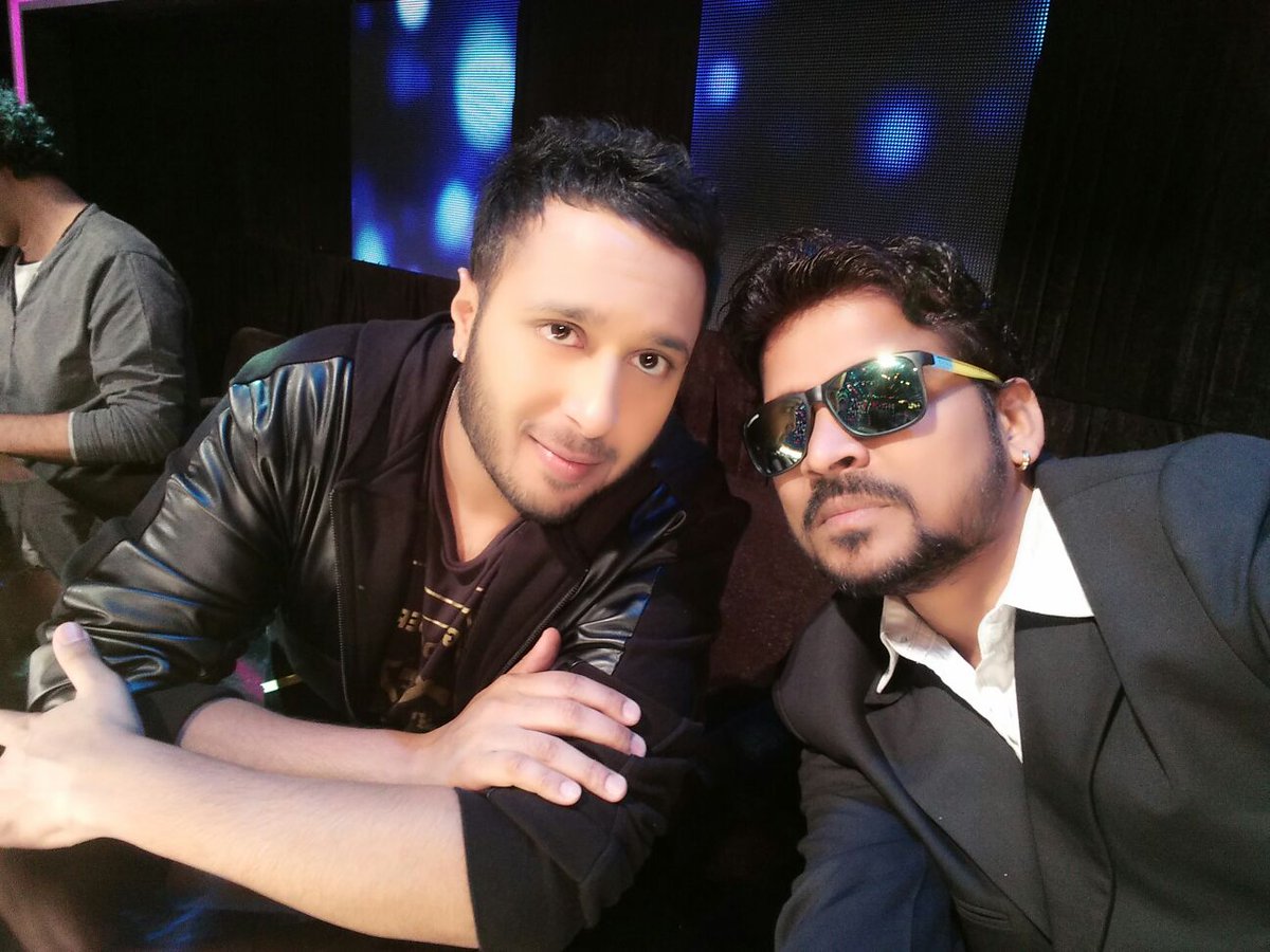 GoLiveTalent's tweet photo. @shahidmaliya #SaReGaMaPa @ZeeTV @MikaSingh @iamashking @divya_kumar26 @Md_Irfan17 @JubinNautiyal #LetsGoLiveBaby https://t.co/XgFSm1EAYh