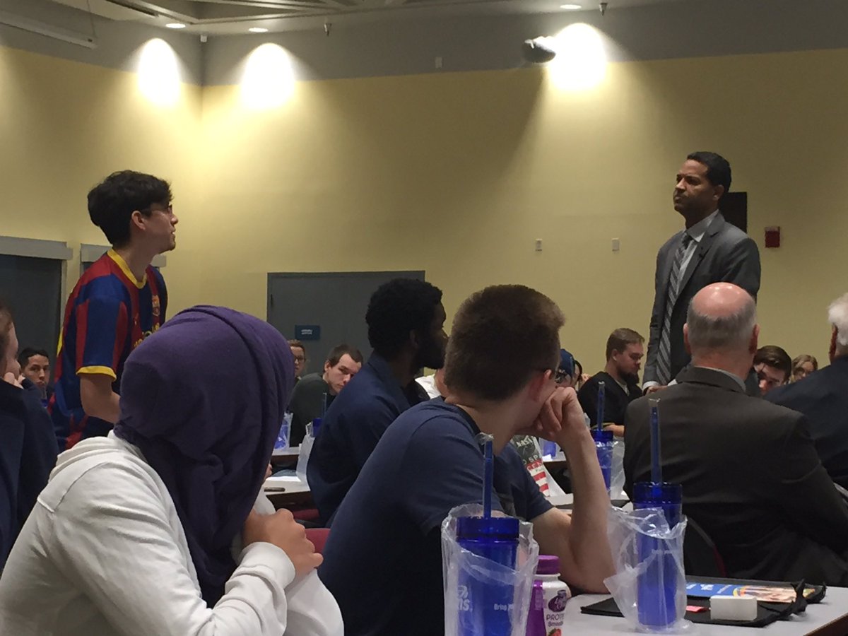wvustatler's tweet photo. "How can we collectively be successful? We need to include everyone" David Wade #eweek2016 https://t.co/qkyLCNoI7B