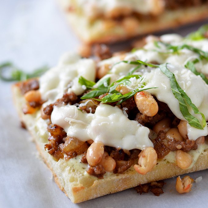 AnotherRoot's tweet photo. This 30-minute sausage pesto pizza bread will make your mouth dance! https://t.co/BTdzKUlpQ0 https://t.co/hY1wckW0uz