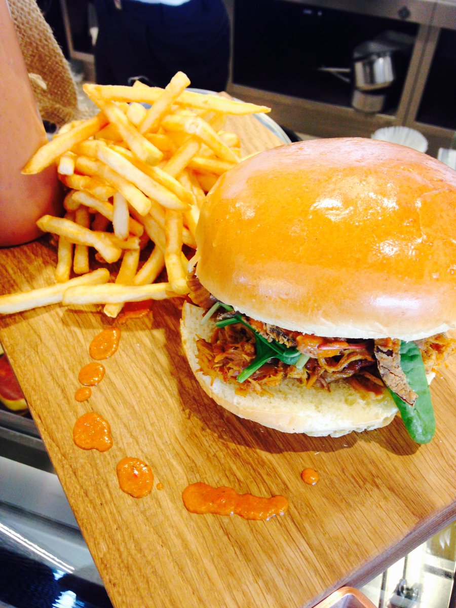 lily_burch's tweet image. @cafeat5 - more delicious food today! Ribshack and pulled lamb shepherds pie ice cream cones #welovethisbusiness