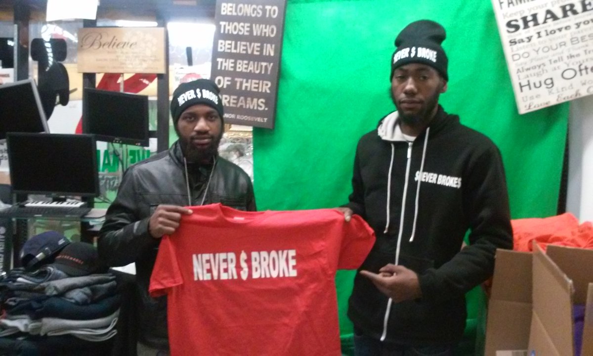 CustomCreation4's tweet image. Shout out to one of our newest local designers Dwayne Jackson(wizneverbroke) and his line NEVER$BROKE!