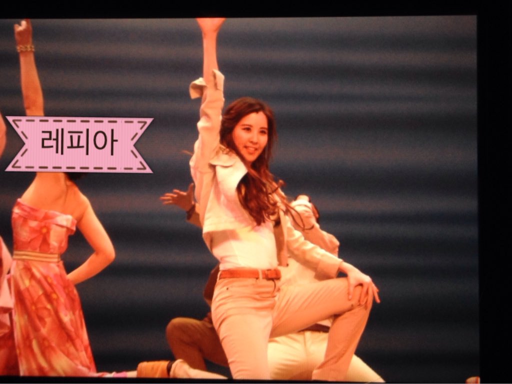 [OTHER][08-12-2015]SeoHyun tham dự vở nhạc kịch mới mang tên "Mamma Mia!" - Page 2 Cb6H1bXUYAALXcK