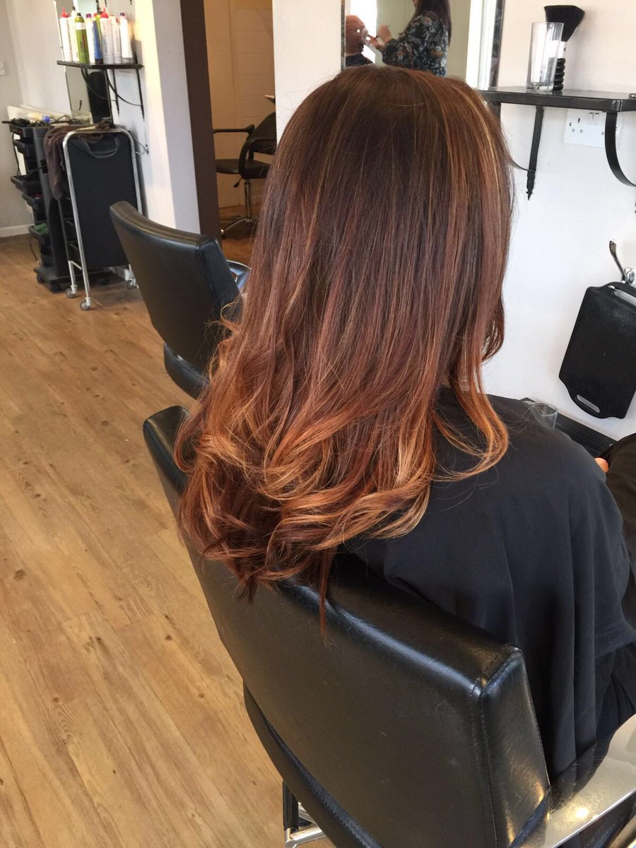 AdrianRoweHair's tweet photo. #balayage #lightenup #Highlights  @annarowe1000 @bethanyemmab https://t.co/vKGTUZ1wS8