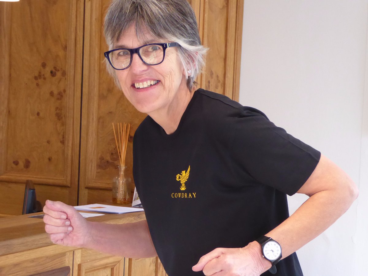 Thanks <a href="/ThomShap/">Thomas Shapland</a> for team strip #corporatechallenge <a href="/ChichRunners/">Chichester Runners</a> modelled by legal advisor Jo GO #TeamCowdray