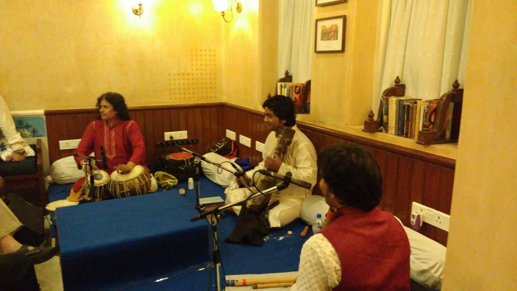 Taj Mahal Tea House tweet media