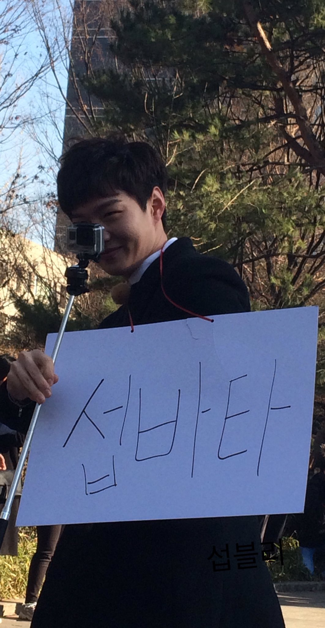 Cb6LqKIVIAAT0aA.jpg:large