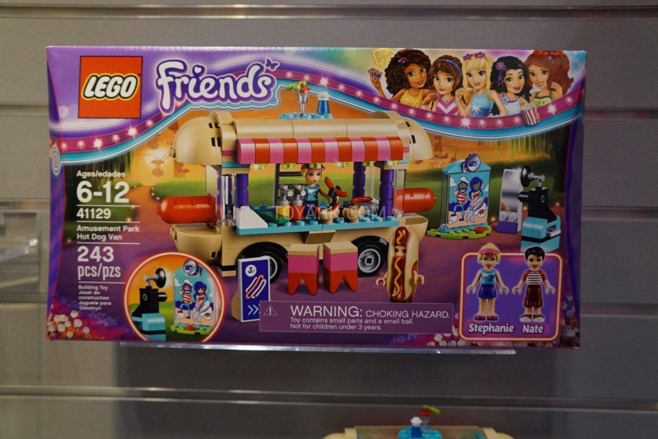 TheToyTemple's tweet image. The #LEGO Hot Dog man mold lives on in Friends sets. Hilarious combo.