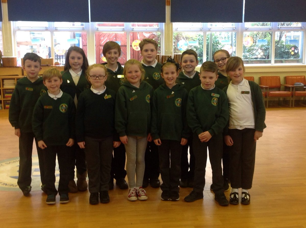 PenllergaerP's tweet photo. Dyma 'Criw Cymraeg'! Edrych ymlaen at helpu eraill! #PPSCym https://t.co/IjOOfvJRMd