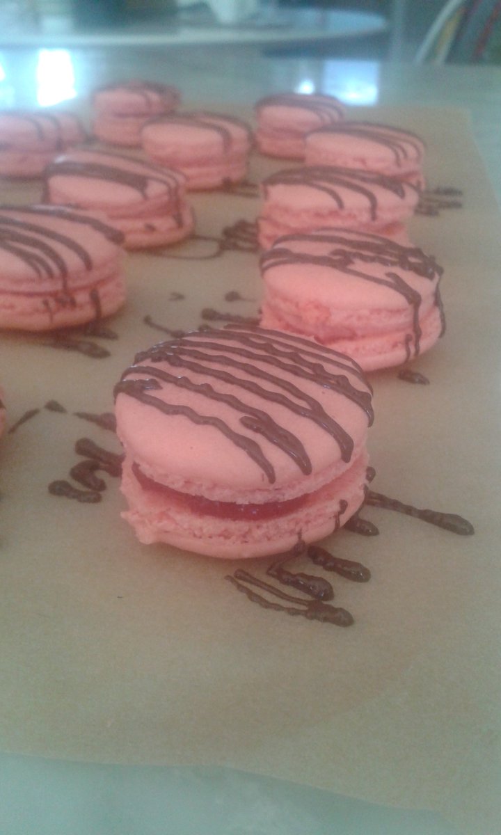 DeerstonesBaker's tweet image. Been learning to bake macarons @pds_kitchen this morning #raspberrymacarons