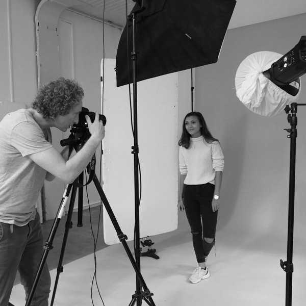 BulletModels's tweet image. Behind the scenes with the beautiful Tara from the Dutch series SpangaS in our studio!