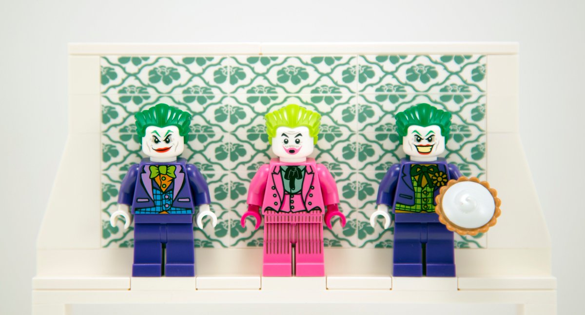 TheToyTemple's tweet image. #LEGO Batman old vs new.