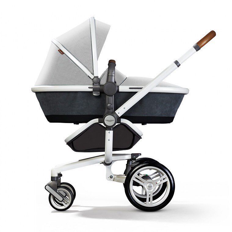 hippemamas's tweet photo. Mooi he? Voor slechts 3.999,- loop jij achter deze prachtige kinderwagen van @silvercrossu… https://t.co/t65cTZBuEI https://t.co/XrTaEJAjmK