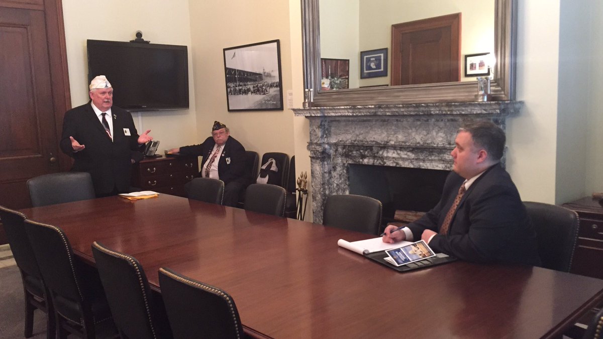 IndyLegion's tweet photo. Indiana Cmdr. Larry Lowry speaks #Veterans rights and benefits with @SenDanCoats office #Accountable2Veterans https://t.co/ordM0Jx61u
