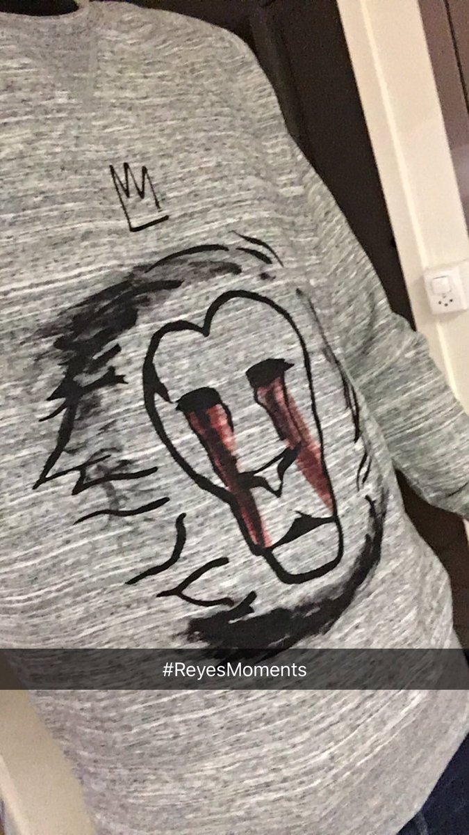 Familypley's tweet photo. Sa valait le coup d'attendre 👌🏻👌🏻 merci @ReyesClothes #ReyesMoments https://t.co/H4Y84bDnmM