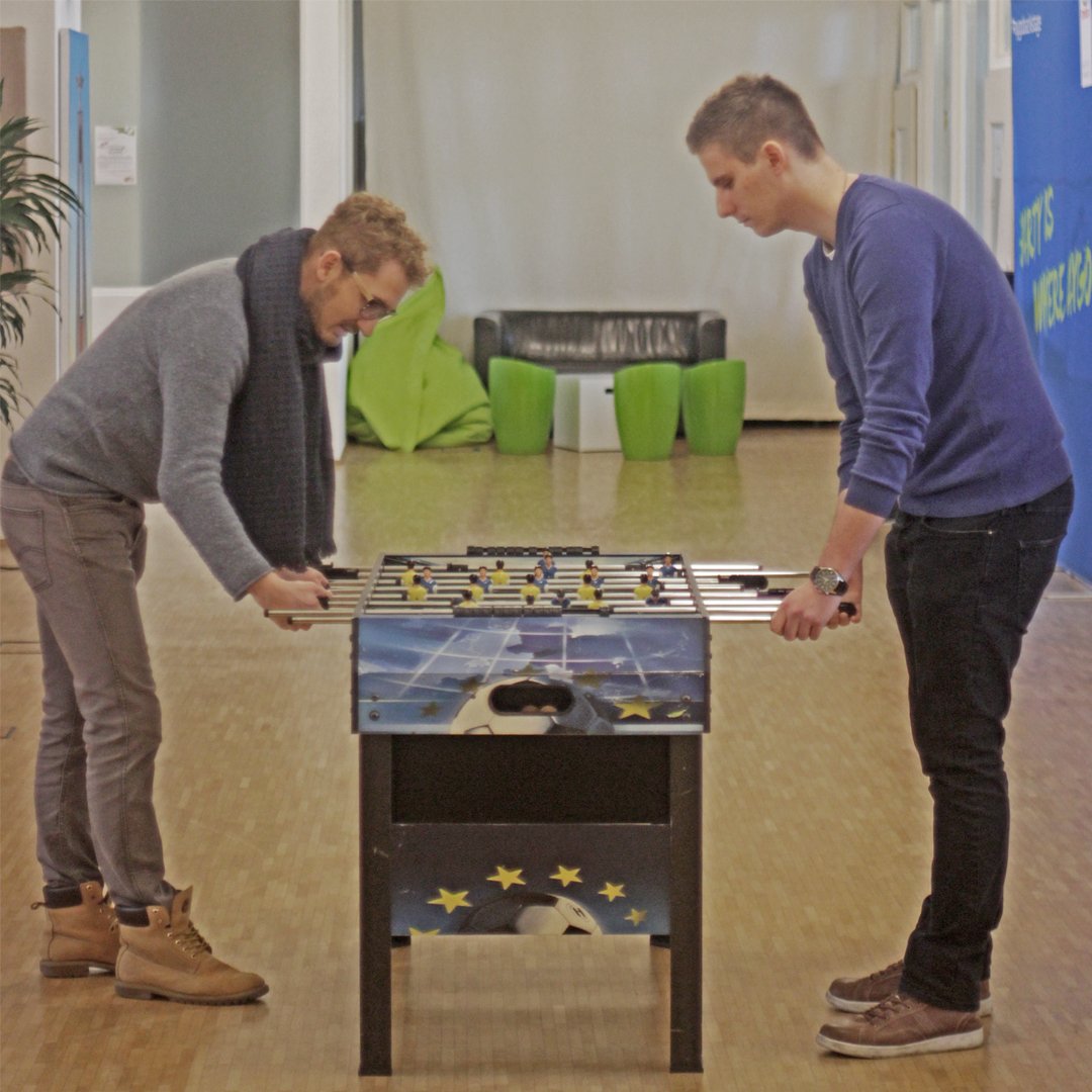 teammintano's tweet photo. #StartupLife Tischkickertunier in der Mittagspause :) #Mintano #Düsseldorf https://t.co/jrnosSixCc