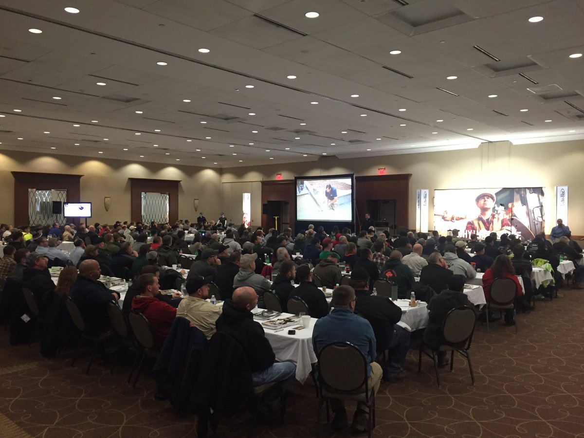 techobob's tweet image. Standing room only @techobloc contractor showcase @paverpete1 @TechoMC @techomd @TechoTate @TechoFortin