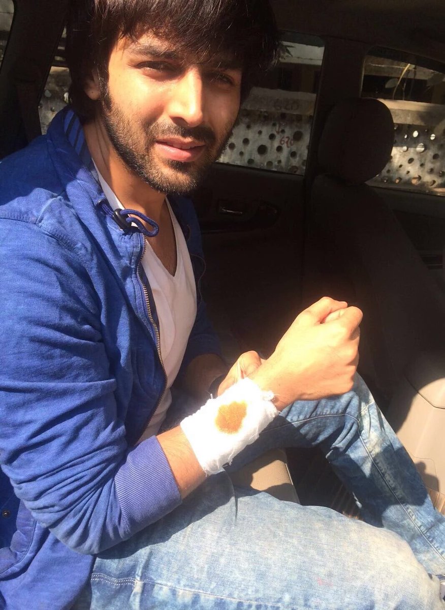 bombaytimes's tweet photo. When @theaaryankartik got 'pyaar' ka 'punch'nama 😫 The actor injured himself during a shoot. https://t.co/xN7RN1FWGU