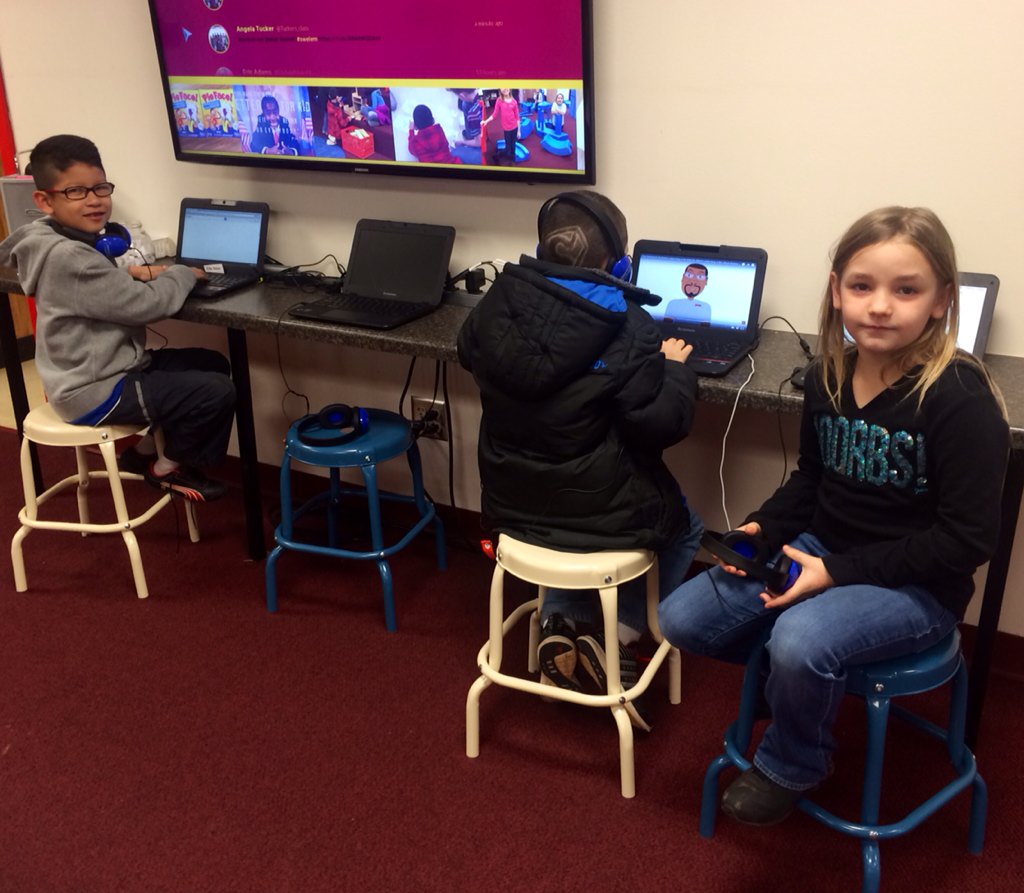 TeamMarshall2nd's tweet photo. It's Makerspace day!!! #swelem #cpsreds https://t.co/Nxy3gatKwM