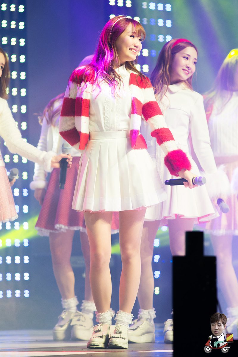 부우웅 털커덕 끽!
다들 이 사진을 보시구서 기여운 또기 볼을 보시게찌만...
저는 뜯어진 신발밑창을 주목하고싶네여ㅠㅠㅠ
진쨔 고생이 많아 우리 아가들ㅠㅠㅠㅠㅠ
i.imgur.com/bhMVSYe.jpg