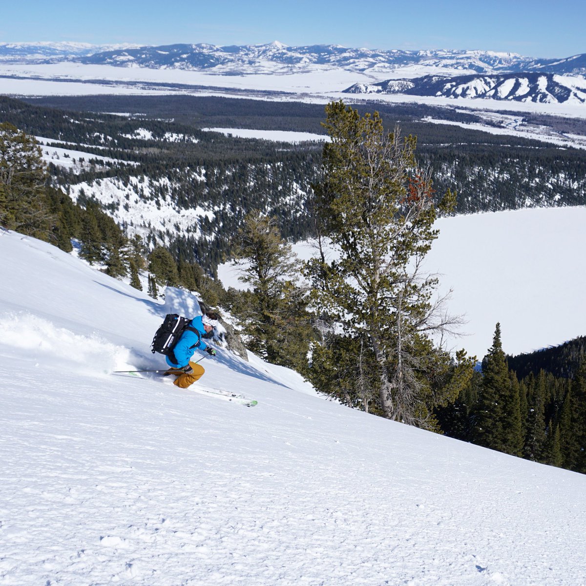 JHMtnGuides's tweet photo. Looking to get out and experience days like this? Join us to #discoverthebackland &amp; #climbtoski @atomic @MammutNA https://t.co/ISaHELJFLy