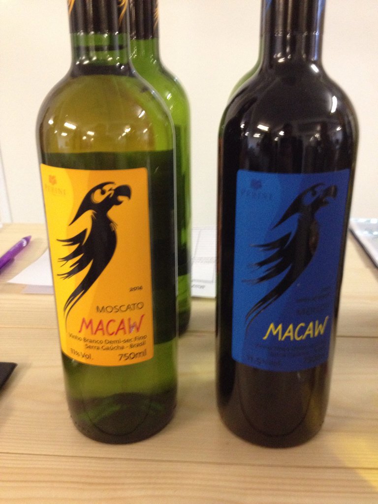 Andrew_Foulkes's tweet photo. @joanmurray78 found some Brazilian wines today @EnotriaCoe #ecshowcase16 not bad at all !! https://t.co/sLUKOIx91Z