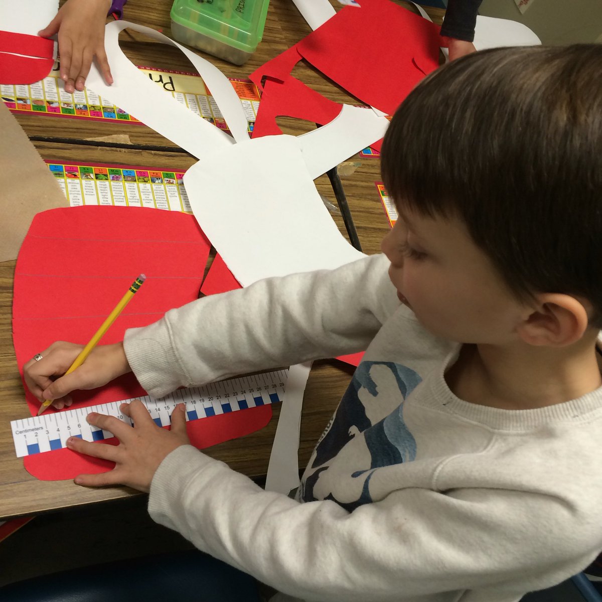 Collaborating w/ <a href="/bthompson324/">Briana Thompson</a> -measurement+Dr. Seuss+story structure = excited 2nd graders!