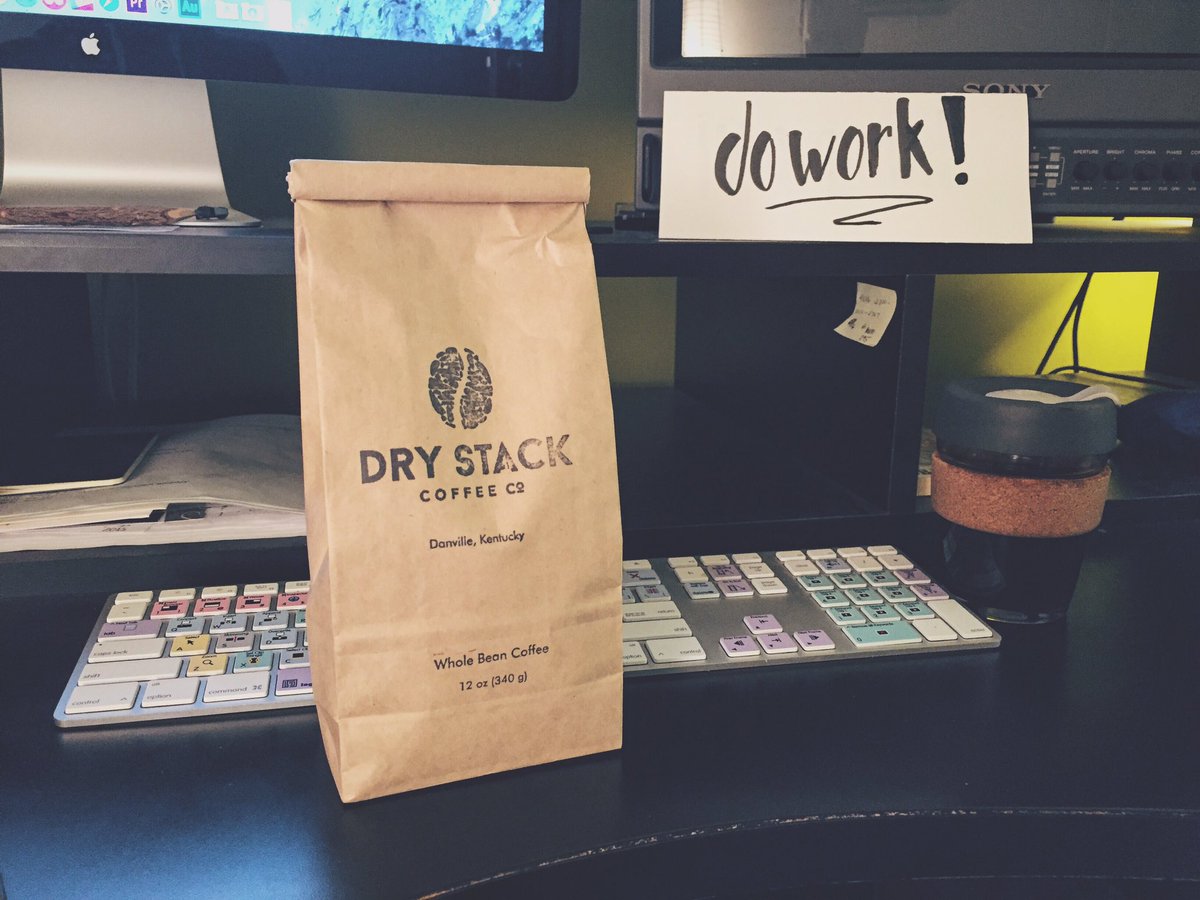 nickkeyphotos's tweet image. special delivery from @DryStackCoffee ...if it tastes half as good as it smells it's gonna be amazing. #dowork