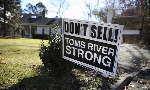 PokerBuzzing's tweet photo. Towns restrict door-to-door solicitation amid Hasidic influx https://t.co/VmJQRmFJlc https://t.co/ImfvZk33DV