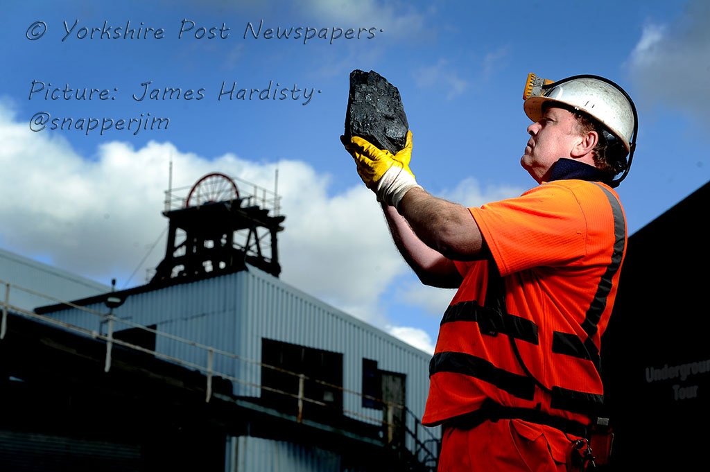 snapperjim's tweet photo. @NCMME #LastCoal #Kellingley #Colliery #coal #mining #Yorkshire #Memorial #Trainboard see @yorkshirepost @mining https://t.co/QZGXFnfC3r