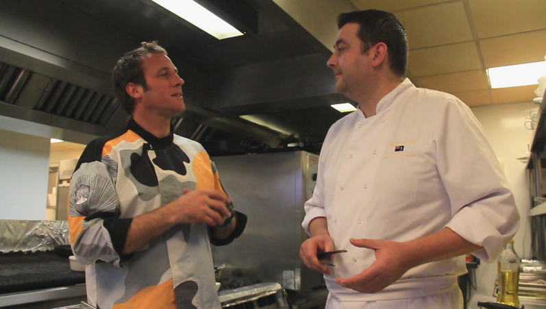Entrechef_13C's tweet photo. DESCUBRE LA COCINA DE MATT CLARKE EN @Entrechef_13C JUNTO A C.CORREA, POR @CANAL_13C EN LAS ISLAS FALKLAND MALVINAS https://t.co/t5xOy7b1Xj