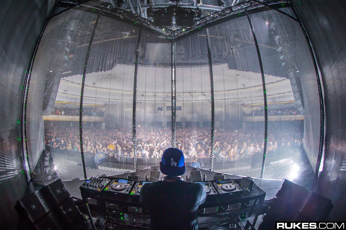 Photos: <a href="/ericprydz/">Eric Prydz</a> "EPIC 4.0" Day 1 at <a href="/thepalladium/">Hollywood Palladium</a> : photo.rukes.com/palladium18/pa…