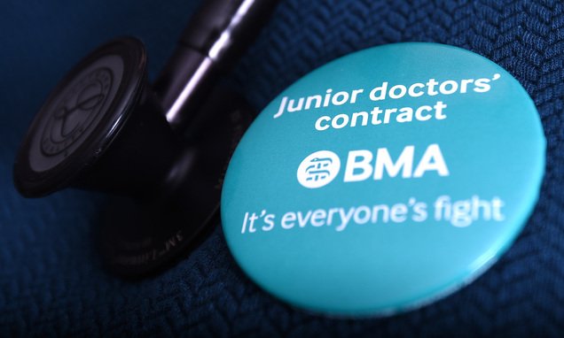 PokerBuzzing's tweet photo. Junior doctors announce three more strikes of 48 hours each https://t.co/NRricgEqhY https://t.co/KgHK0rRNc5