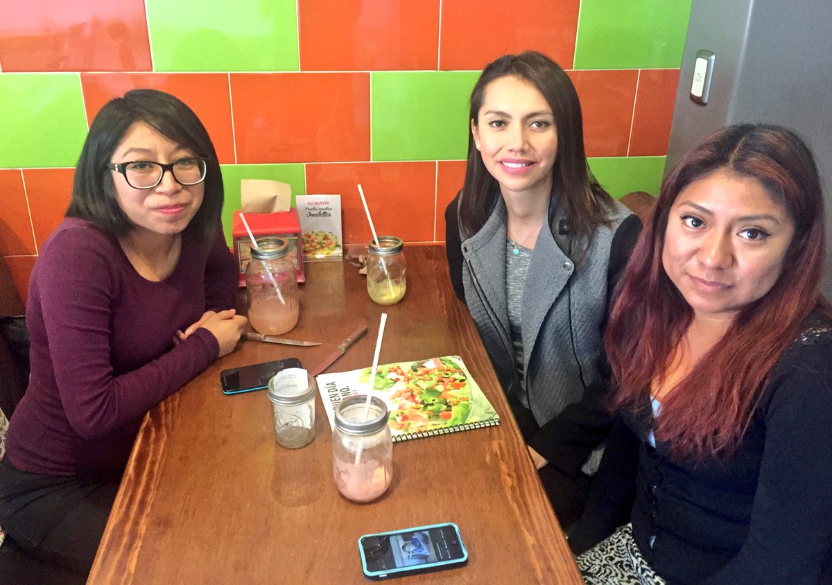 Sandra_Corona's tweet photo. Equipazo 👭👭👯👯 @EsmeEstrada @clausagz #Tlaxcala #RedPlural https://t.co/YJqp5QBH9n