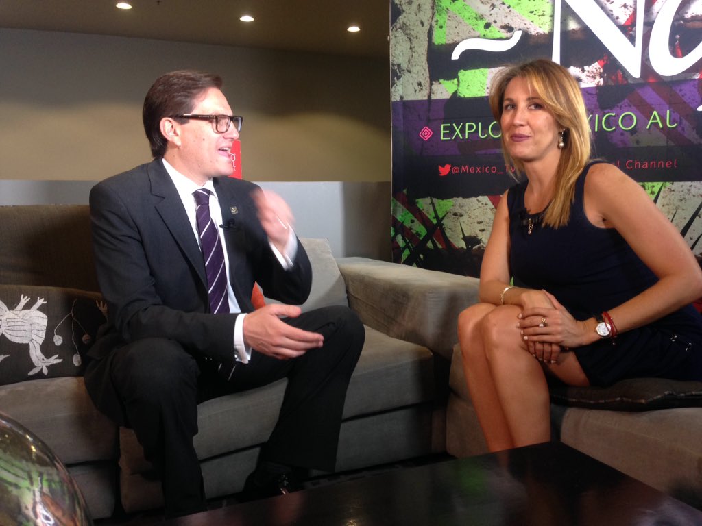 MexicoTravelCh's tweet photo. Ahora @DesireeNavarro entrevistando a @Chertorivski Srio. Desarrollo Económico #CDMX https://t.co/VsppnJKerZ