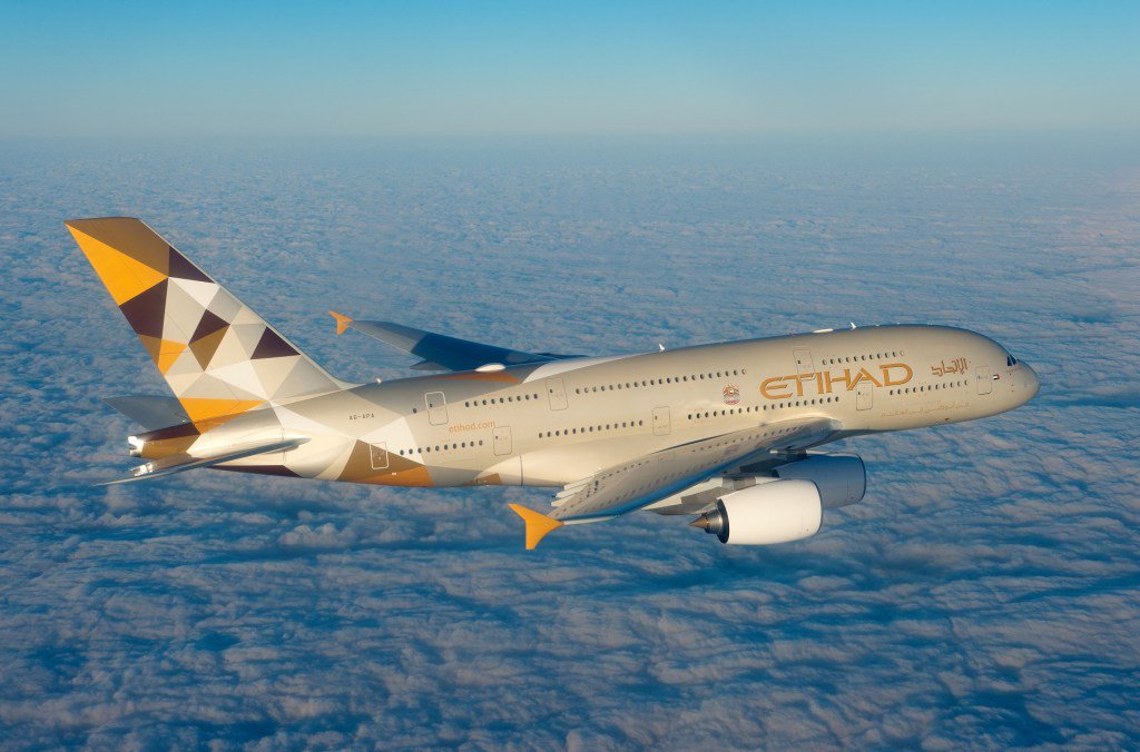 fs_gateway's tweet photo. World's most luxurious commercial plane! #Etihad #QatarAirways #Emirates #Airbus #A380 https://t.co/fvxQ7nPE03 https://t.co/vHQD2puoCO