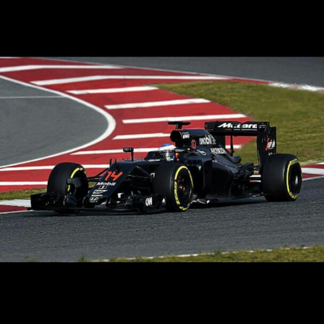 FabianRF14's tweet photo. 102 vueltas de Alonso en test... Esto no va mal ... https://t.co/EHXvQnFZFM
