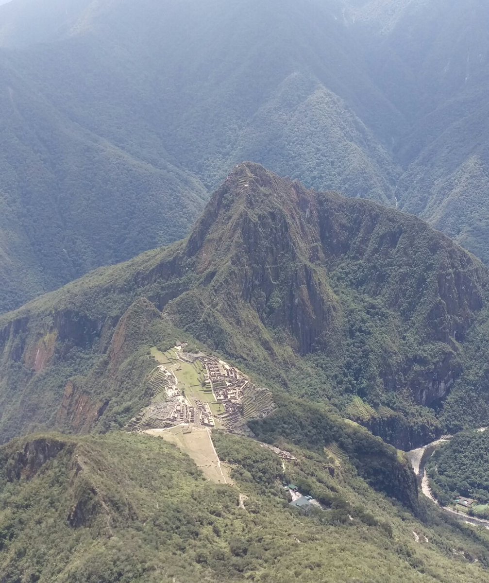 aramdaucik's tweet photo. [V] #machupicchu y el #waynapichu desde otra perspectiva. Un destino que no puedes perderte #Cusco en #Peru https://t.co/6vs3pU8iOl
