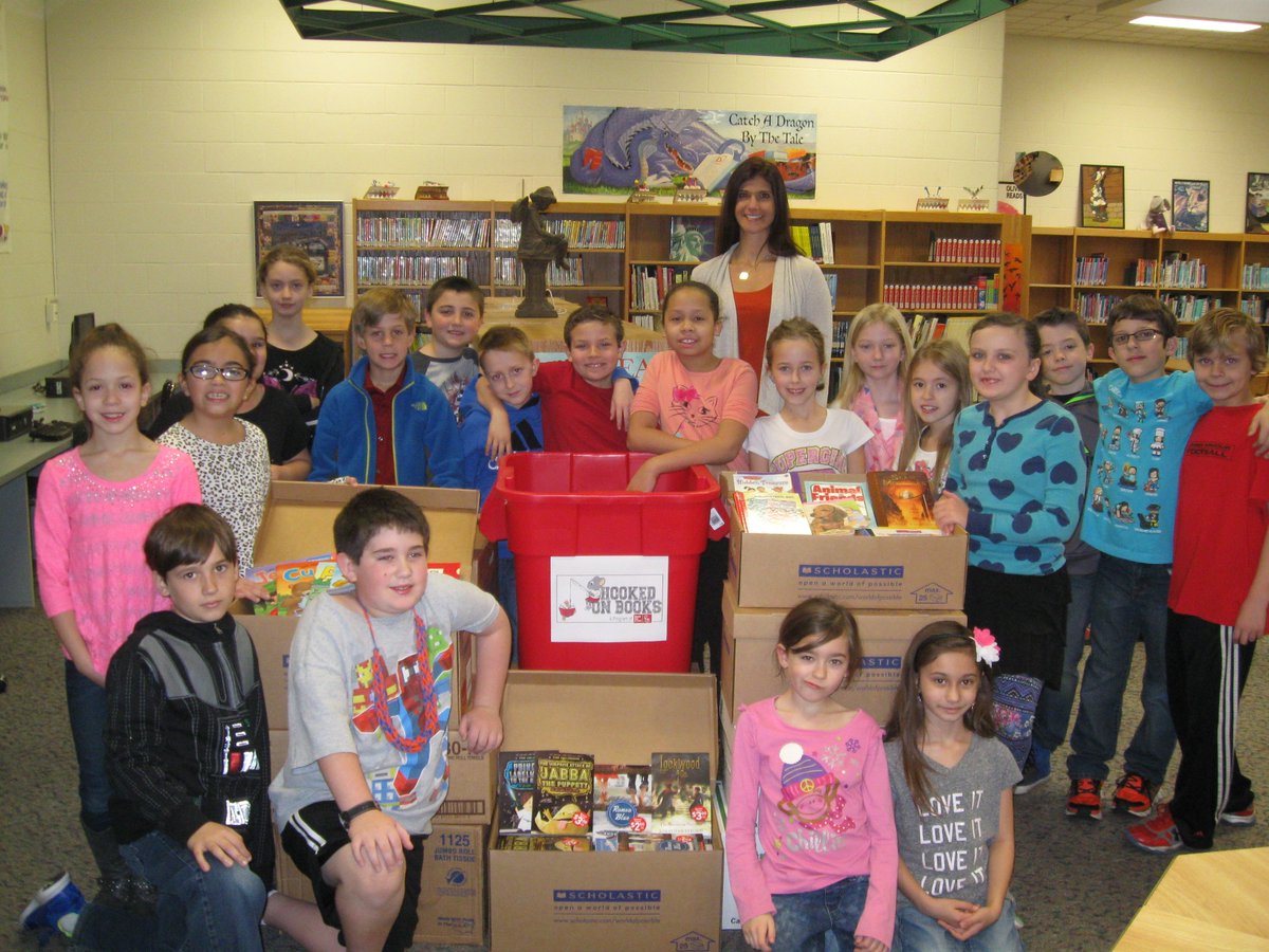 LibrarySG's tweet image. Stonegate had a book drive for Hooked on Books!  Mrs. Grimm's class collected 366 books with a total of 1,861 books!