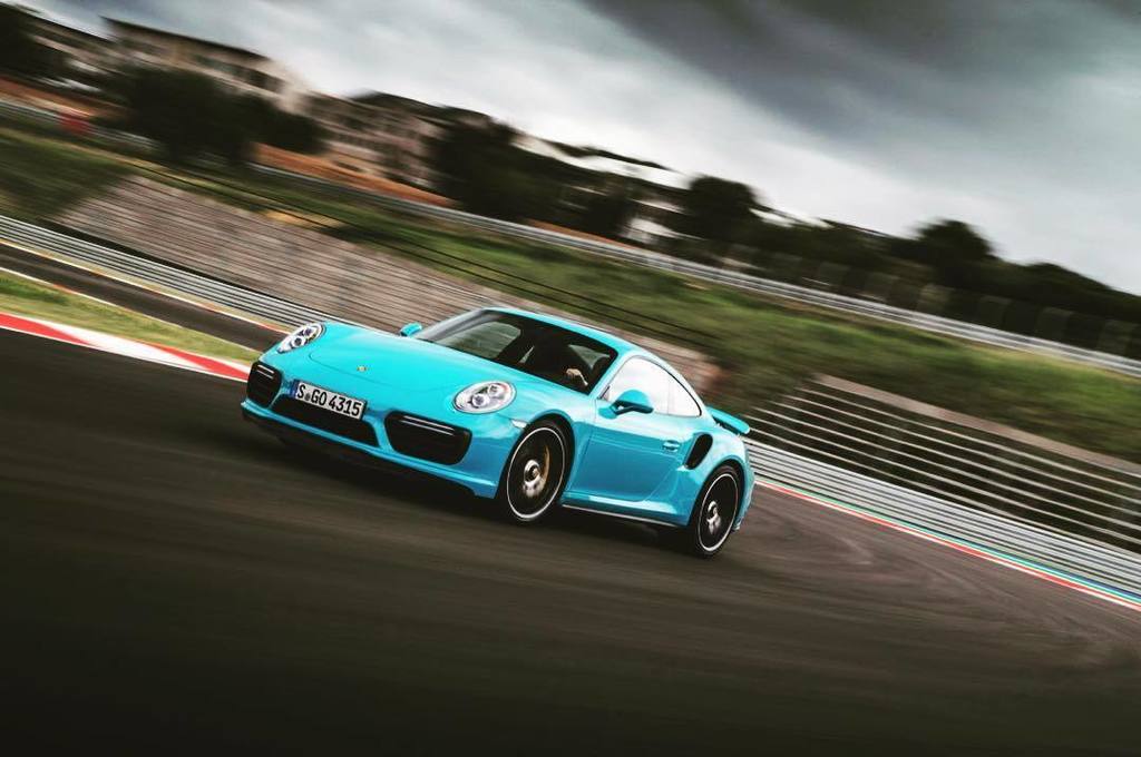 OnlyCarrera's tweet photo. #Porsche’s #2017 #911 #Turbo S heats up the track in this riveting review by #AutoWeb!
#porsche911 #porscheclub #… https://t.co/jPUYvrGZQ0