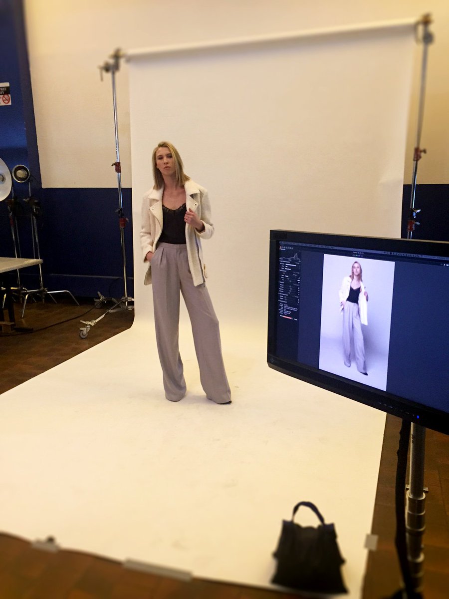 DLMBeauty's tweet photo. More scenes from @axisshow 
@RikerBrothers @ithyle @JenniLeeStylist @AleethaClanton @FastAshleysBK @IndustrialColor https://t.co/9wsTOrkLJa