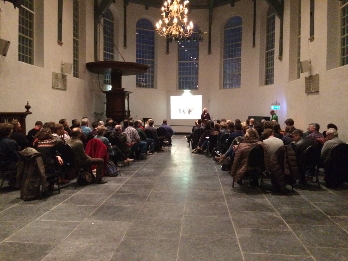 ErnaBerends's tweet photo. Behoorlijke opkomst eerste #ZelfbouwcafeOnTour. In #020Noord leeft #zelfbouw. https://t.co/5kvXSh7Z73