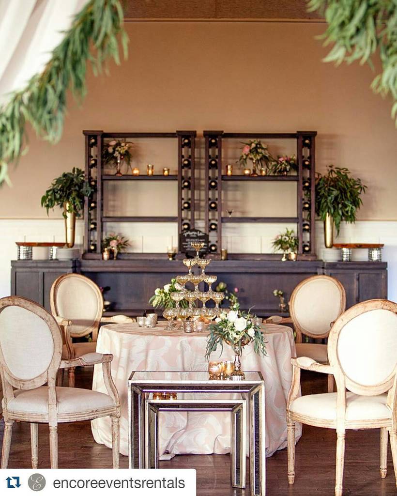 NVLinens's tweet image. Our pretty Ankara Blush linen sets the table at the Trends Industry Showcase! #Repost @encoreeventsrentals
・・・
The …